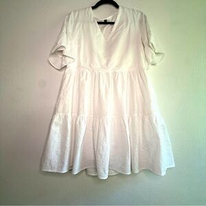 FANCYINN Elegant White Short-Sleeved Tiered Dress w/pockets, lined skirt. Sz M.